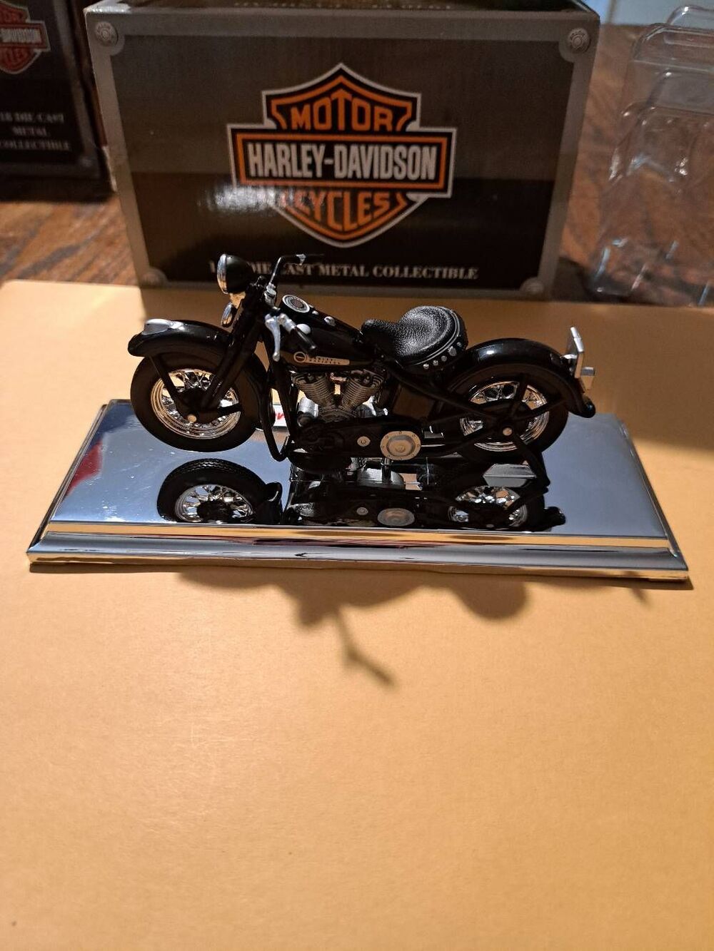 Vintage 2002 Harley-Davidson Maisto Avon 1948 FL Panhead 1:18 Diecast Motorcycle - Picture 4 of 6